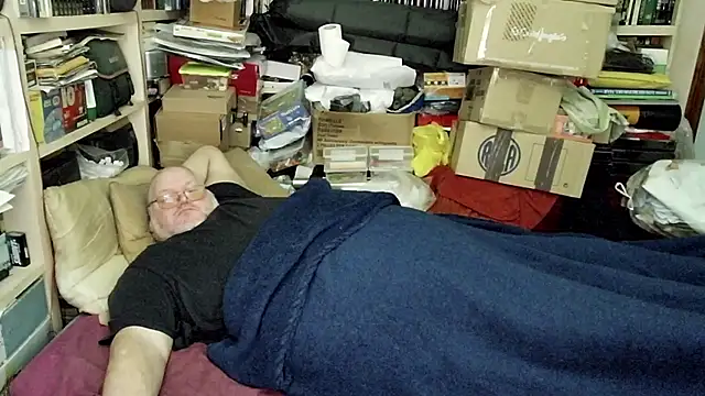 Snapshot of hadeszeuss2 chatting on February 6, 2025, 6:46 pm hadeszeuss2 online show from February 6, 2025, 6:46 pm