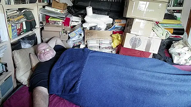 Snapshot of hadeszeuss2 chatting on February 7, 2025, 2:15 pm hadeszeuss2 online show from February 7, 2025, 2:15 pm