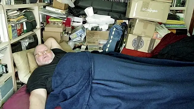 Snapshot of hadeszeuss2 chatting on February 9, 2025, 6:37 pm hadeszeuss2 online show from February 9, 2025, 6:37 pm