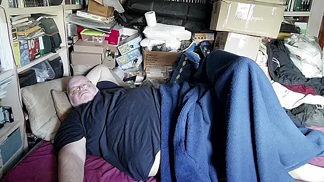 Snapshot of hadeszeuss2 chatting on February 10, 2025, 2:26 pm hadeszeuss2 online show from February 10, 2025, 2:26 pm