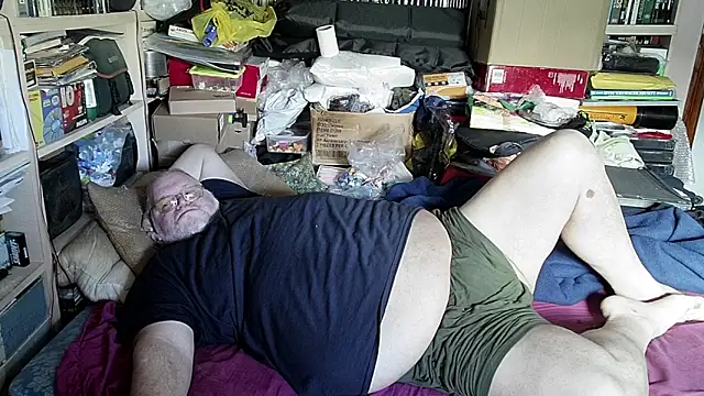 Snapshot of hadeszeuss2 chatting on February 17, 2025, 2:26 pm hadeszeuss2 online show from February 17, 2025, 2:26 pm