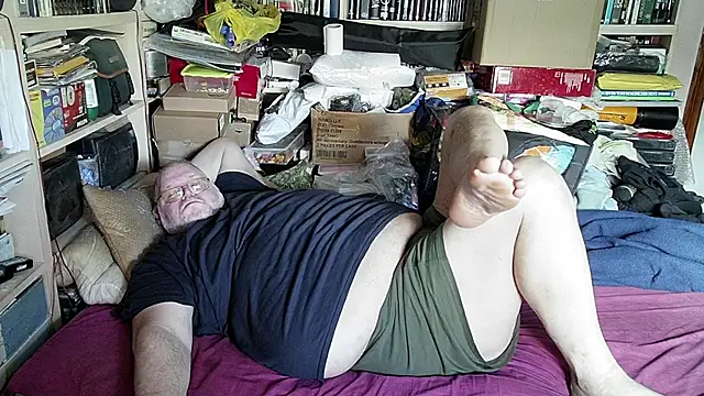 Snapshot of hadeszeuss2 chatting on February 20, 2025, 2:35 pm hadeszeuss2 online show from February 20, 2025, 2:35 pm