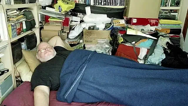 Snapshot of hadeszeuss2 chatting on February 20, 2025, 5:40 pm hadeszeuss2 online show from February 20, 2025, 5:40 pm