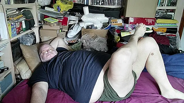 Snapshot of hadeszeuss2 chatting on February 21, 2025, 2:27 pm hadeszeuss2 online show from February 21, 2025, 2:27 pm