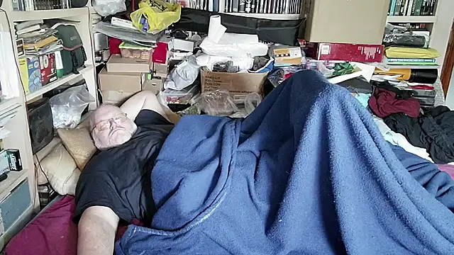 Snapshot of hadeszeuss2 chatting on February 24, 2025, 2:37 pm hadeszeuss2 online show from February 24, 2025, 2:37 pm