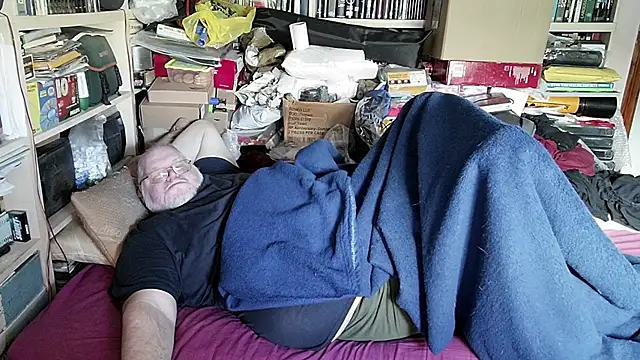 Snapshot of hadeszeuss2 chatting on February 27, 2025, 2:21 pm hadeszeuss2 online show from February 27, 2025, 2:21 pm