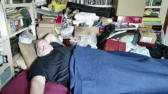 Snapshot of hadeszeuss2 chatting on March 1, 2025, 2:44 pm hadeszeuss2 online show from March 1, 2025, 2:44 pm