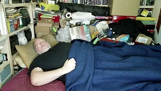 Snapshot of hadeszeuss2 chatting on March 4, 2025, 5:45 pm hadeszeuss2 online show from March 4, 2025, 5:45 pm