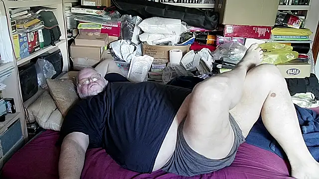 Snapshot of hadeszeuss2 chatting on March 11, 2025, 2:40 pm hadeszeuss2 online show from March 11, 2025, 2:40 pm