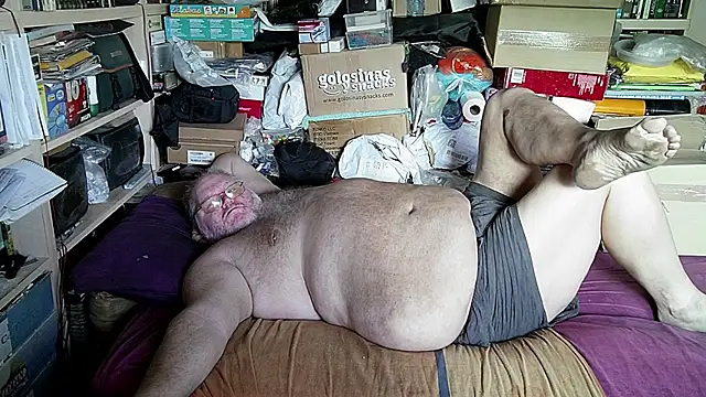 Snapshot of hadeszeuss2 chatting on October 22, 2025, 1:44 pm hadeszeuss2 online show from October 22, 2025, 1:44 pm