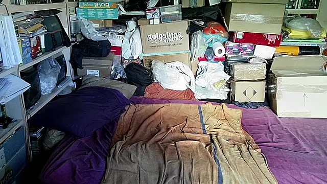 Snapshot of hadeszeuss2 chatting on October 24, 2025, 2:57 pm hadeszeuss2 online show from October 24, 2025, 2:57 pm