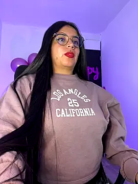 Devilsweet17 online show from November 10, 2025, 9:25 pm