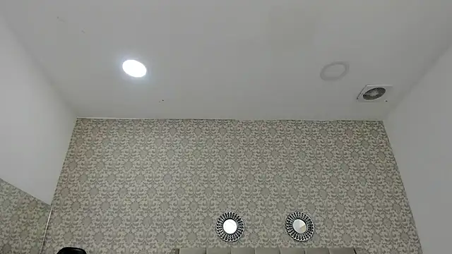 Snapshot of Hannah_Miller__ chatting on January 2, 2025, 11:41 am Hannah Miller online show from January 2, 2025, 11:41 am