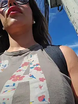 Karen San Miguel online show from April 1, 2026, 7:44 pm