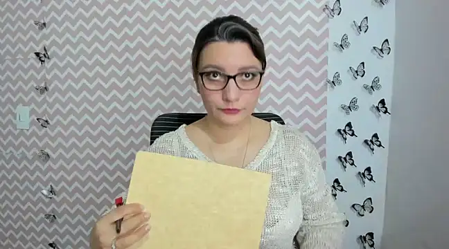 Amie Adams82  online show from December 11, 2024, 4:09 pm