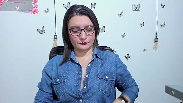 Amie Adams82  online show from January 14, 2026, 1:28 pm