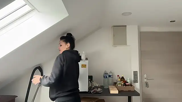 JeSuisUnTapin online show from October 24, 2025, 11:06 am