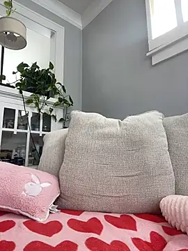 LoveShae  online show from February 11, 2025, 8:20 pm