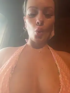 Snapshot of LoveShae_ chatting on February 18, 2026, 4:03 pm LoveShae online show from February 18, 2026, 4:03 pm