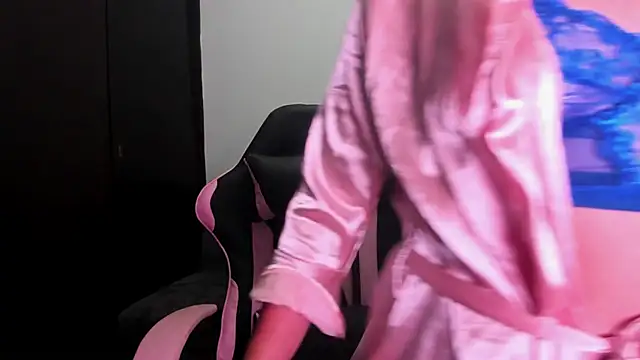 Snapshot of Tender_lia chatting on November 22, 2025, 9:58 pm Tender lia online show from November 22, 2025, 9:58 pm