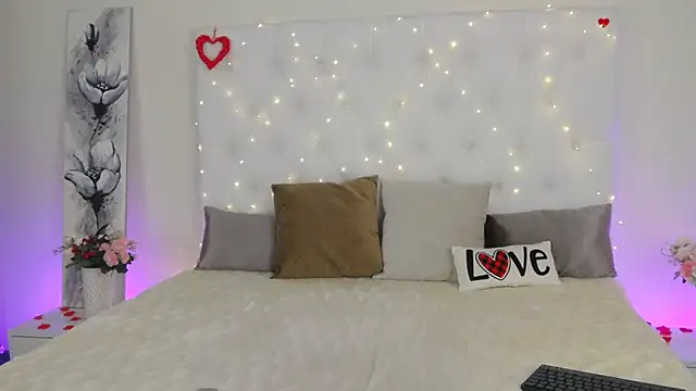 --Daniella- online show from November 15, 2025, 9:50 am