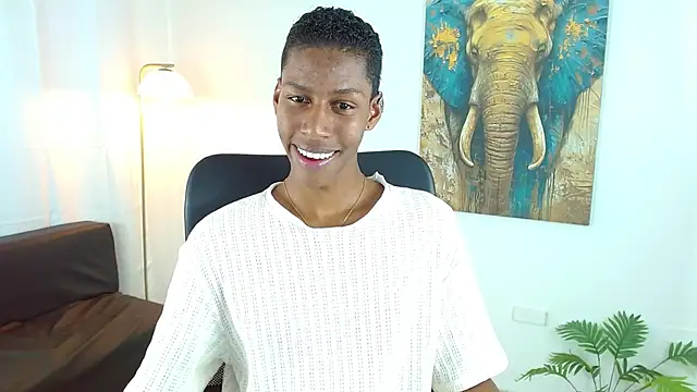 maiki18  online show from October 21, 2025, 9:04 pm