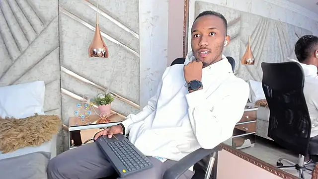 Snapshot of JamesParck chatting on January 10, 2025, 12:15 pm JamesParck online show from January 10, 2025, 12:15 pm