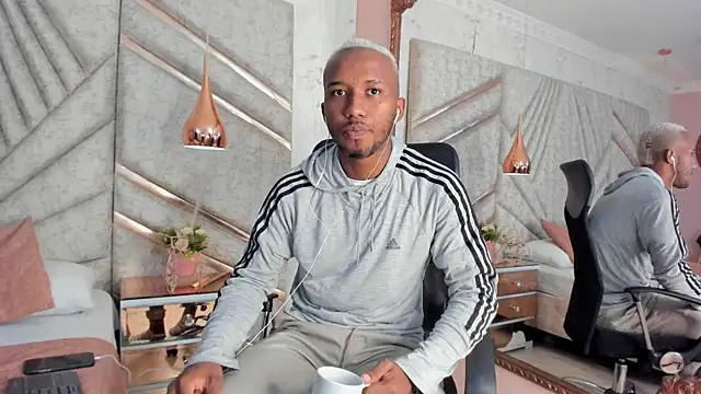 Snapshot of JamesParck chatting on February 4, 2025, 12:22 pm JamesParck online show from February 4, 2025, 12:22 pm