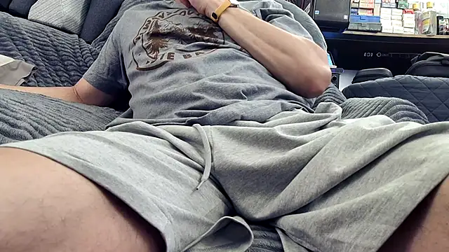 Snapshot of ClampMaster chatting on November 29, 2025, 10:57 pm ClampMaster online show from November 29, 2025, 10:57 pm