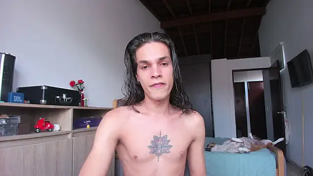 uglycoyote18 online show from December 4, 2024, 8:18 pm