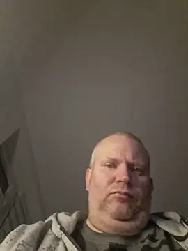 ShyBoy1982 online show from December 20, 2025, 1:12 am