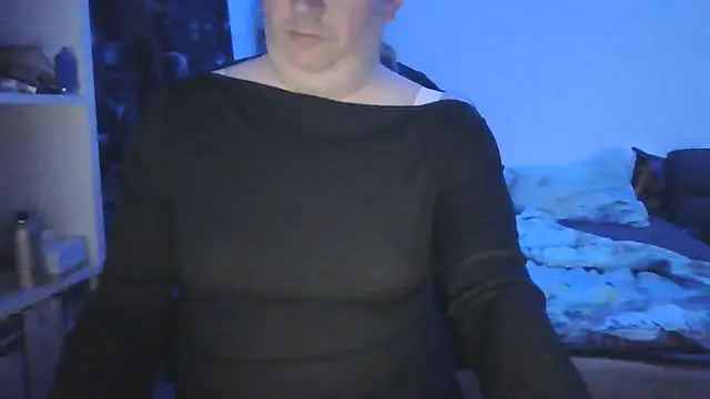 Snapshot of ShyBoy1982 chatting on May 16, 2026, 9:13 pm ShyBoy1982 online show from May 16, 2026, 9:13 pm