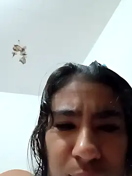 Leslly  online show from February 1, 2025, 11:32 am