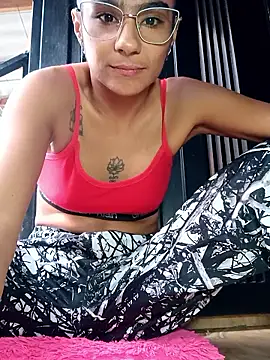 Leslly  online show from January 6, 2026, 1:04 pm