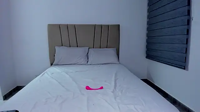 Natasha-28 online show from March 5, 2026, 2:07 am