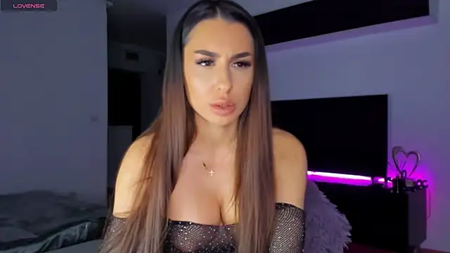 K chic online show from March 21, 2025, 9:01 pm