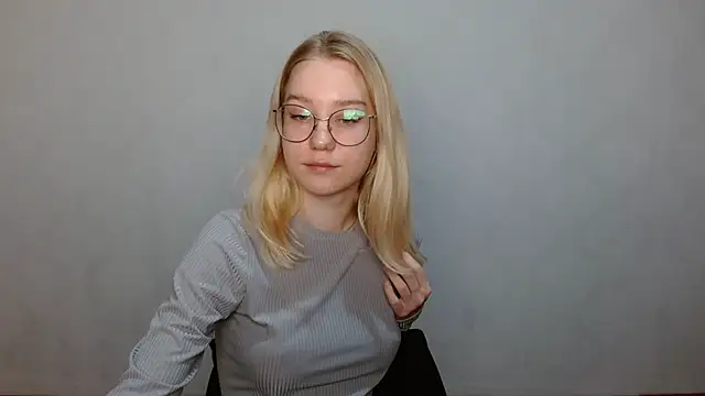 Snapshot of cindi_hot chatting on December 3, 2024, 11:44 am cindi hot online show from December 3, 2024, 11:44 am