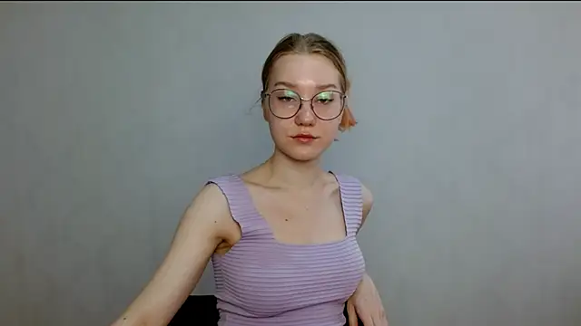 Snapshot of cindi_hot chatting on March 7, 2025, 8:34 am cindi hot online show from March 7, 2025, 8:34 am