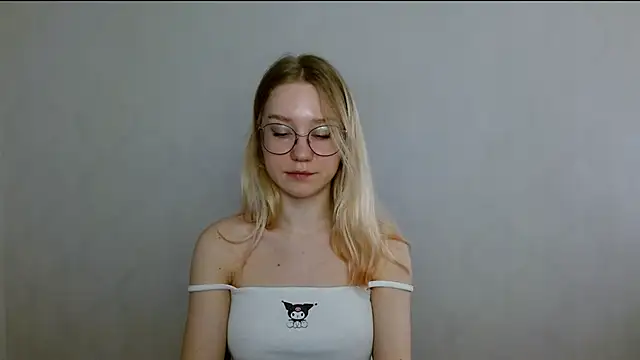 Snapshot of cindi_hot chatting on March 8, 2025, 9:17 am cindi hot online show from March 8, 2025, 9:17 am