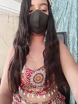 Snapshot of Parinaaz18 chatting on May 9, 2026, 1:33 am Parinaaz18 online show from May 9, 2026, 1:33 am