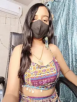 Snapshot of Parinaaz18 chatting on May 11, 2026, 1:06 pm Parinaaz18 online show from May 11, 2026, 1:06 pm