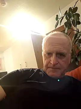 Milkasahne64 online show from November 13, 2025, 9:58 pm