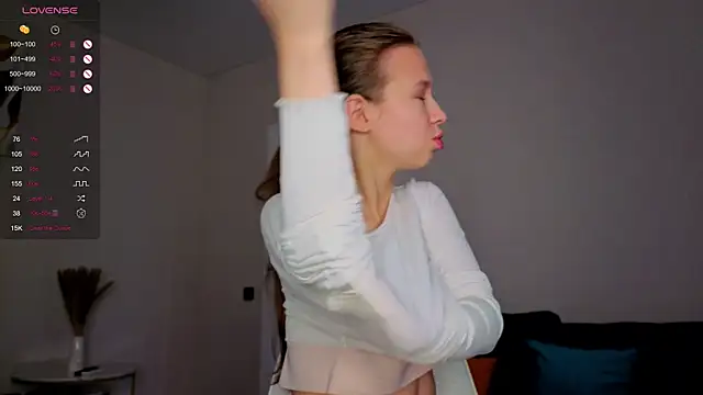 Snapshot of Dream_emma chatting on September 10, 2025, 1:49 am Dream emma online show from September 10, 2025, 1:49 am