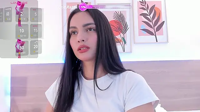 Snapshot of kareena_basu chatting on November 27, 2025, 6:43 pm kareena basu online show from November 27, 2025, 6:43 pm