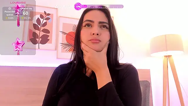 Snapshot of kareena_basu chatting on November 29, 2025, 7:06 pm kareena basu online show from November 29, 2025, 7:06 pm