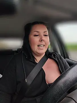 -BonnieBlack- online show from April 13, 2026, 8:20 am