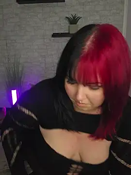Snapshot of -BonnieBlack- chatting on June 19, 2026, 9:18 pm -BonnieBlack- online show from June 19, 2026, 9:18 pm