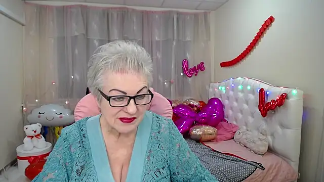 KayleSmoll online show from January 31, 2025, 10:42 pm
