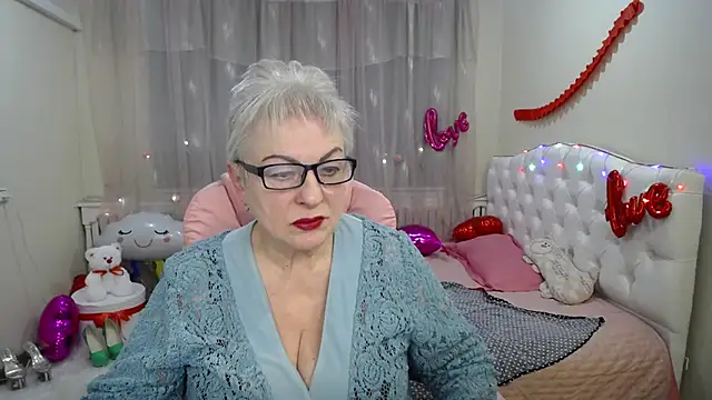 Snapshot of KayleSmoll chatting on March 5, 2025, 2:03 am KayleSmoll online show from March 5, 2025, 2:03 am