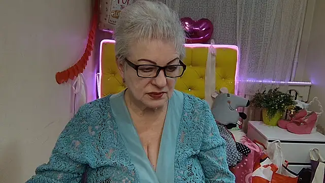 Snapshot of KayleSmoll chatting on March 21, 2025, 7:46 pm KayleSmoll online show from March 21, 2025, 7:46 pm